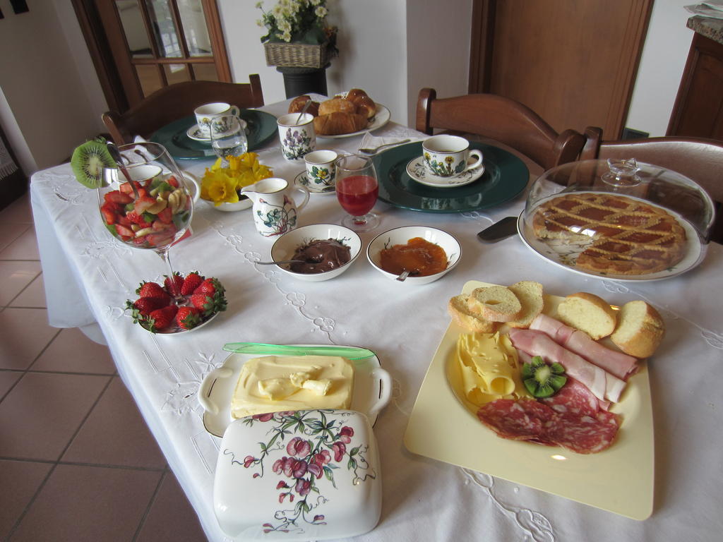 Marinella B&B Cornale Kültér fotó