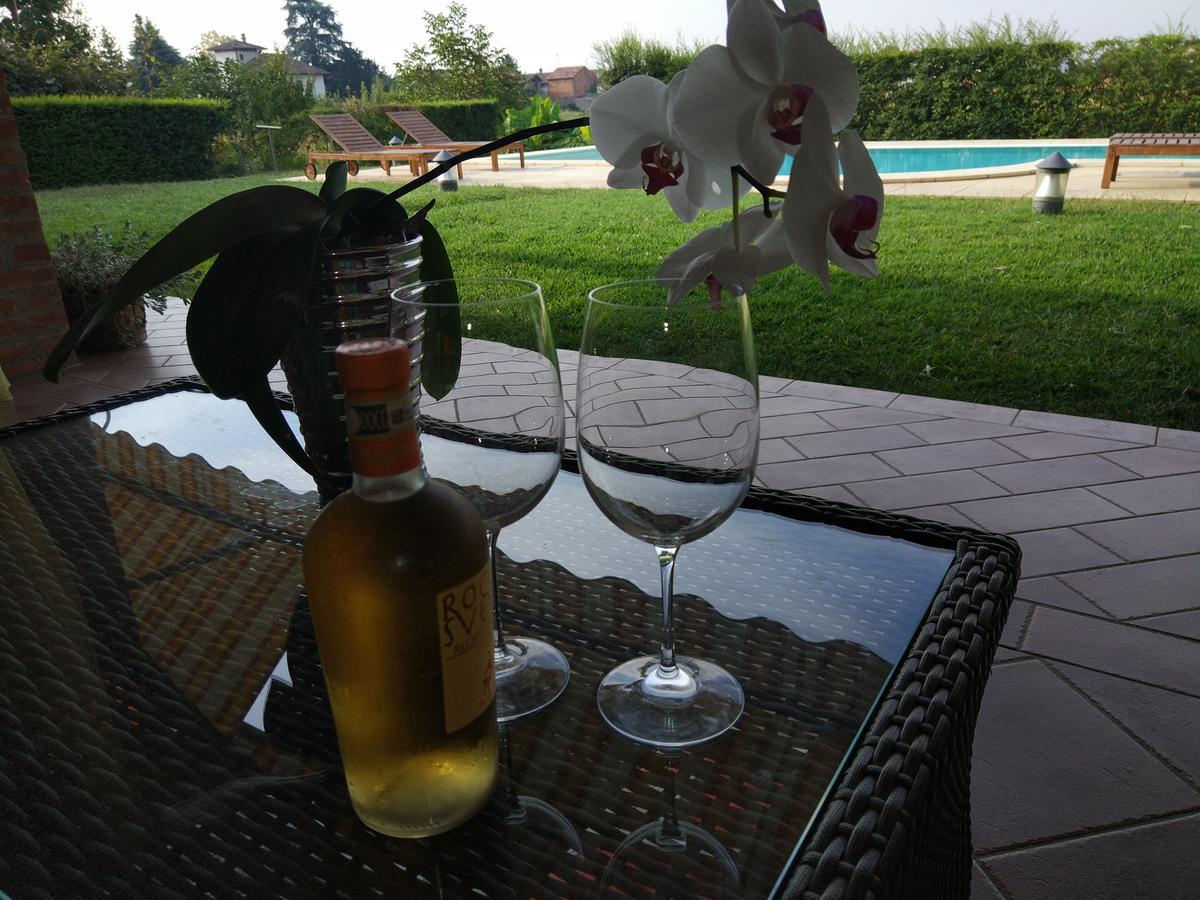 Marinella B&B Cornale Kültér fotó